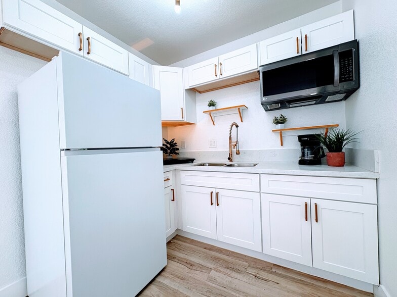 Designer finishes! - 908 Canosa Ave