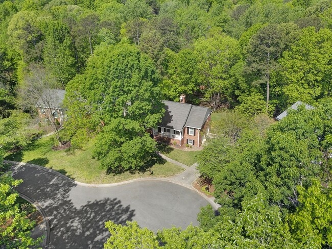 Building Photo - Charming Matthews Home for Rent!
