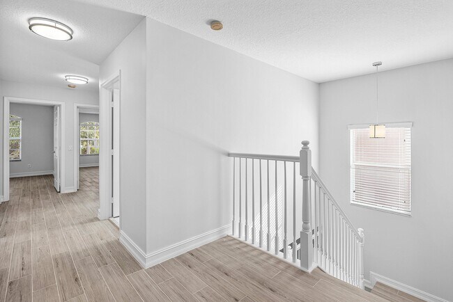 Building Photo - 8845 Sandy Crest Ln