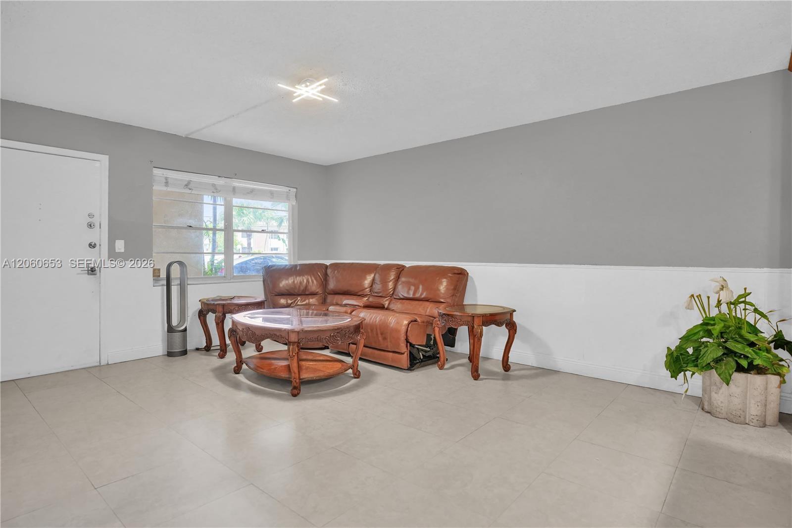 Building Photo - 4011 N Meridian Ave