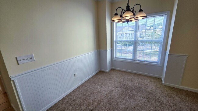 Building Photo - 5810 Longwood Dr