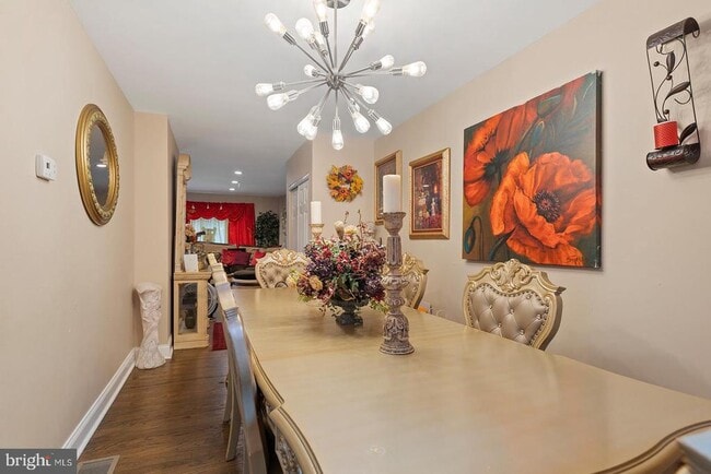 Building Photo - 2874 Tolbut St