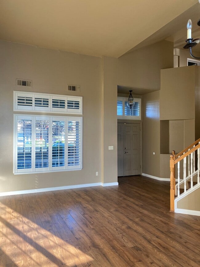 Building Photo - 3 bedroom 3 bathroom Salida Home