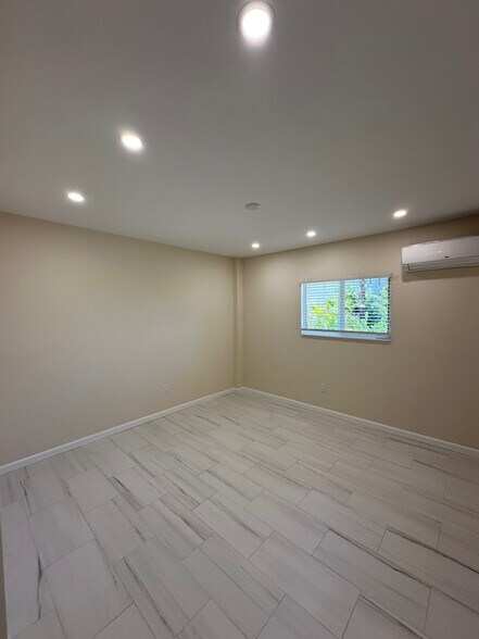 Building Photo - 191 Anchorage St