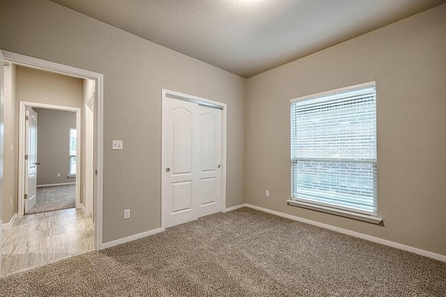 Building Photo - 113 San View Dr