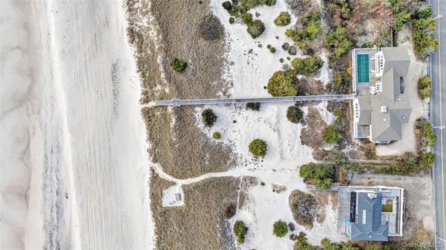 Building Photo - 605 Dune Rd