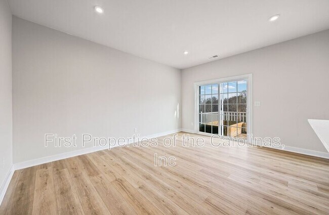 Building Photo - 332 Cramerton Mills Pkwy