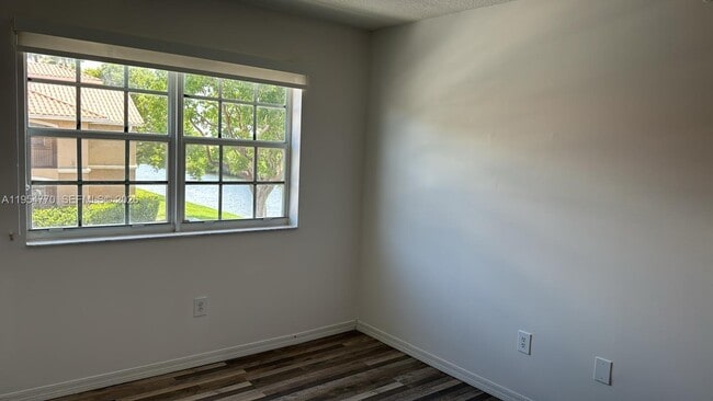 Building Photo - 160 SW 117th Terrace