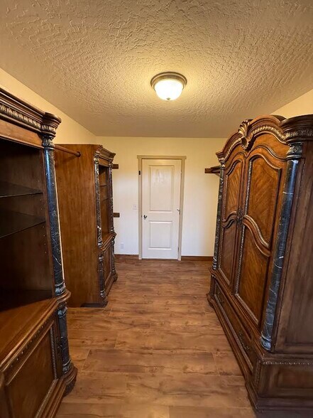 Building Photo - 3420 W Pescador Dr