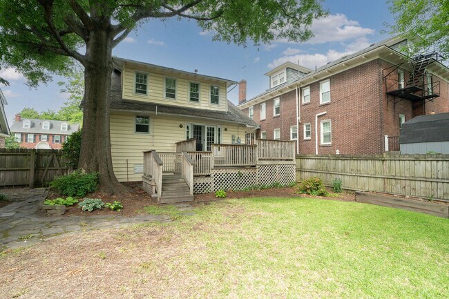 Building Photo - West Ghent