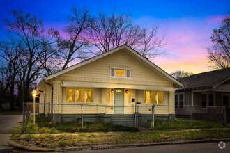 Building Photo - Stylish & Newly Renovated 3 Bedroom 2 Bath...