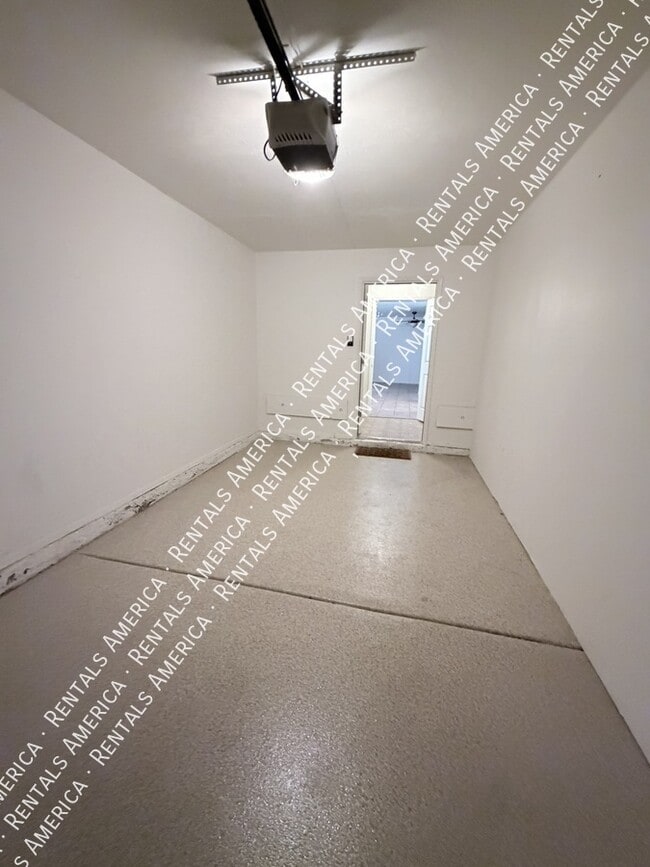 Building Photo - 1254 N 85th Pl