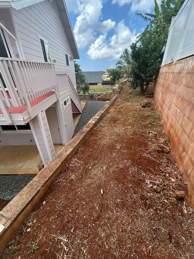 Building Photo - Beautiful & Spacious 5-Bedroom, 4-Bath Sin...