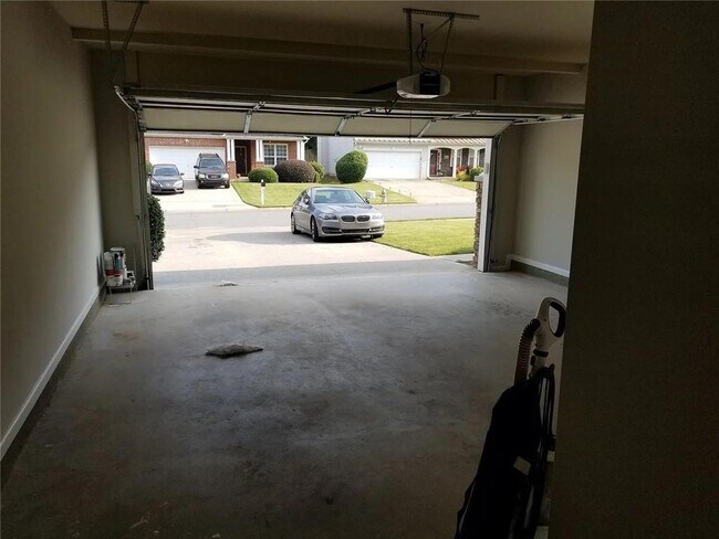 Building Photo - 1353 Dukes Creek Dr