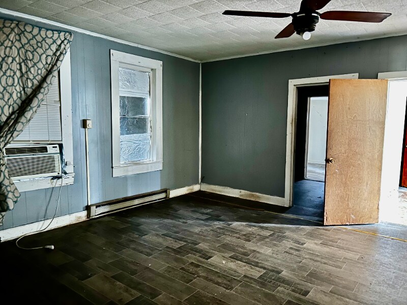 Building Photo - 107 N 4th St