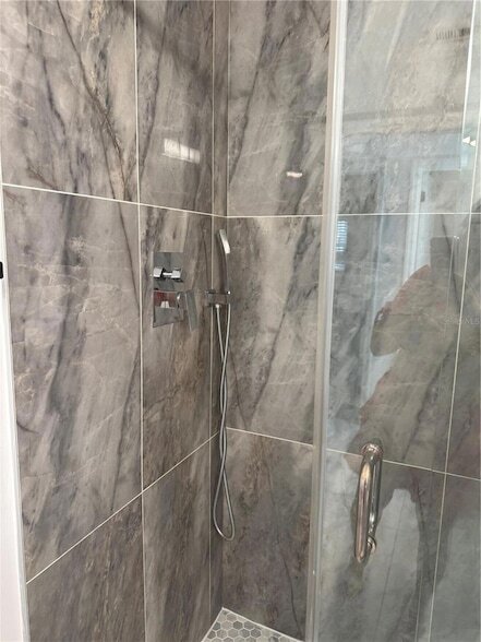 Building Photo - 5617 Gateway Dr