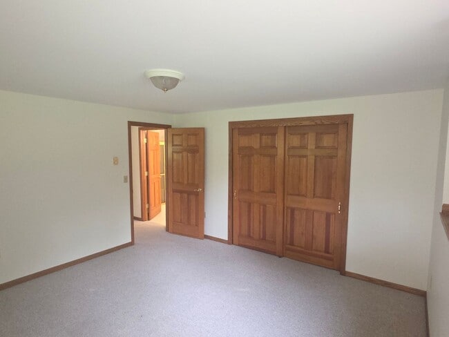 Building Photo - 3207 S Ridge Crest Ct