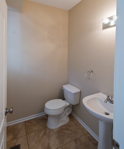 Building Photo - 2927 White Thorn Cir