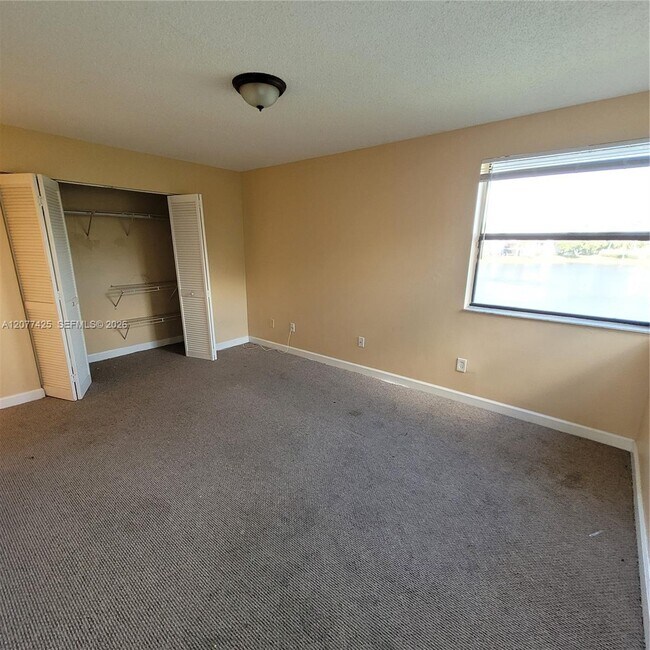 Building Photo - 1051 Jefferson Dr