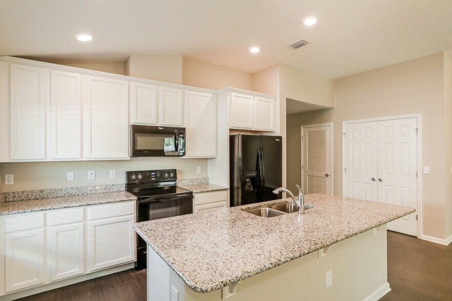 Building Photo - 3020 Angora Bay Dr