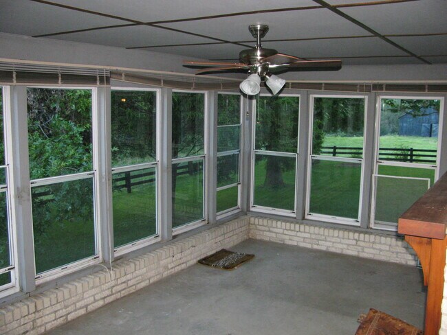 Building Photo - Private Farm House, Lots of Space, Country...