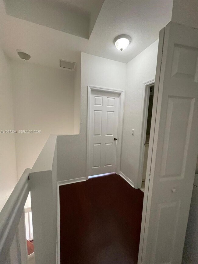 Building Photo - 12437 SW 125th Terrace