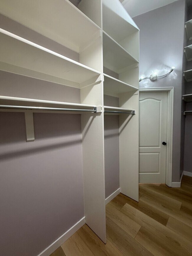 Building Photo - GORGEOUS SPACOUS HOMESTEAD!!!