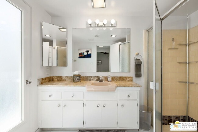 Building Photo - 1655 Andee Dr