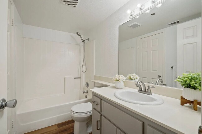 Building Photo - SD: Stunning 3BD/2.5BA Townhome in Imperial Beach with Ocean Views, Rooftop Patio & In-Unit Laundry