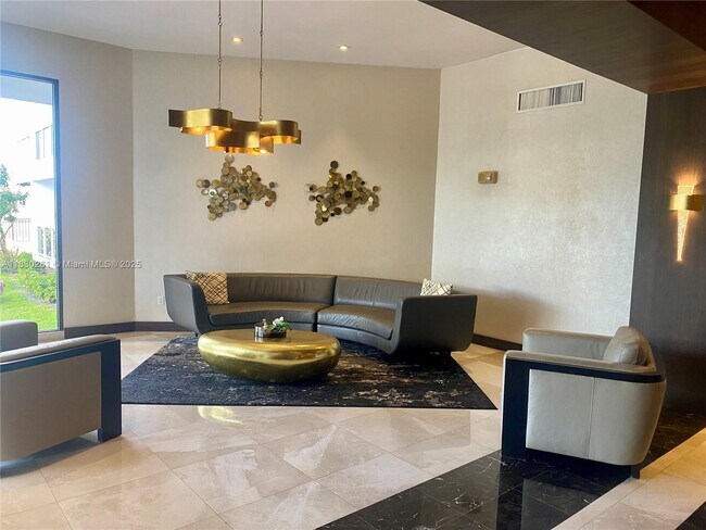 Building Photo - 20505 E Country Club Dr