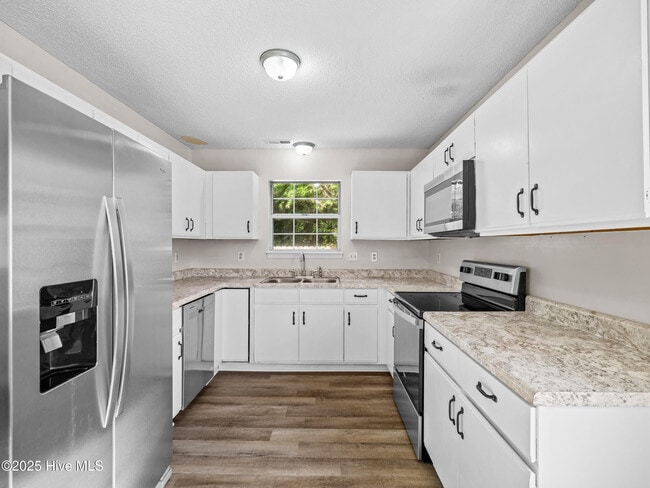 Building Photo - 3002 E Windgate Ct