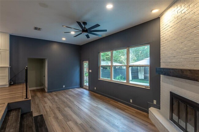 Building Photo - 518 Crestover Dr