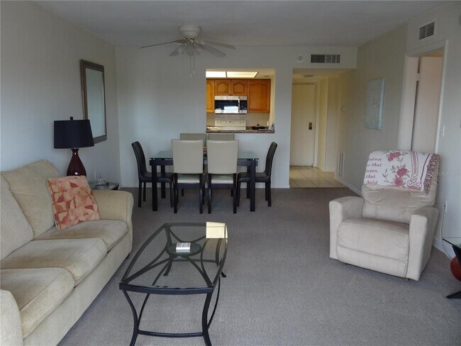 Building Photo - 4900 Brittany Dr S