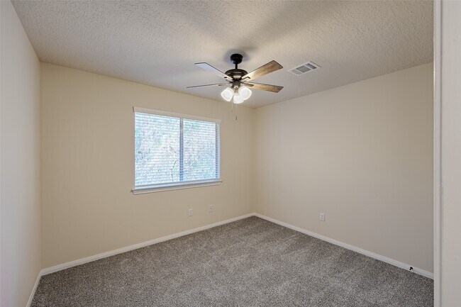 Building Photo - 1815 Tickner St