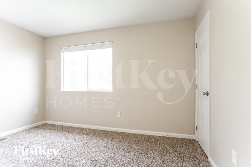 Building Photo - 2548 S Genoa Ct