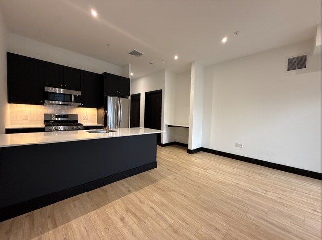 Building Photo - Watermark Residences