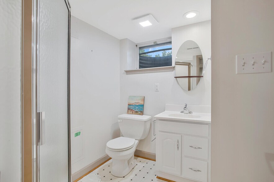 Building Photo - 1408 Damsel Ln