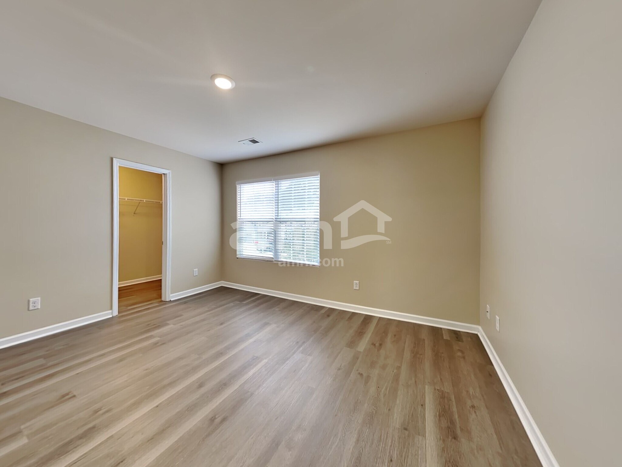 Building Photo - 350 Iveson Rd