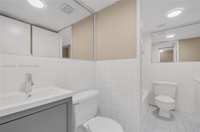 Building Photo - 6041 W 24th Ave