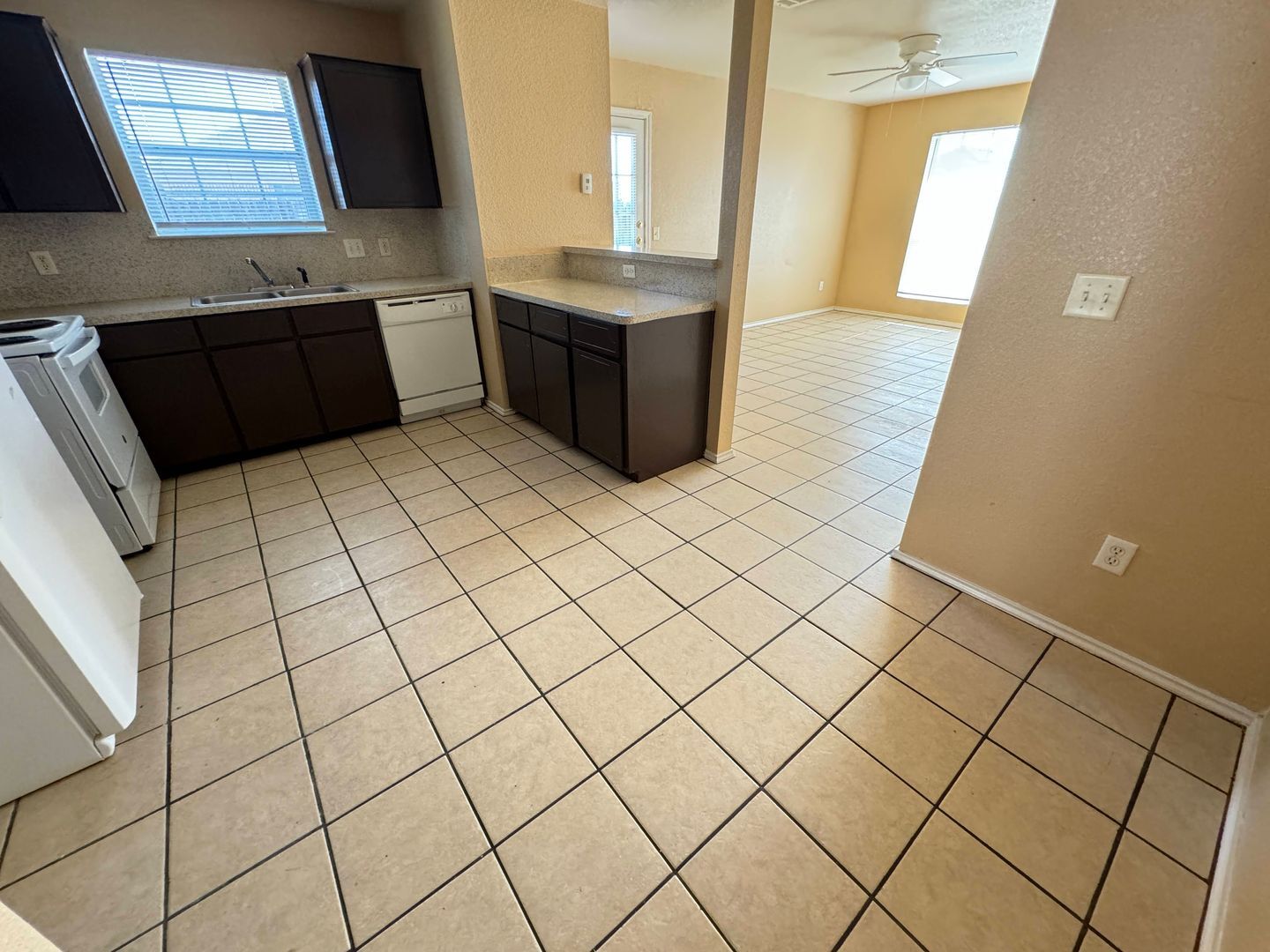 Building Photo - 4001 Doraine Ct
