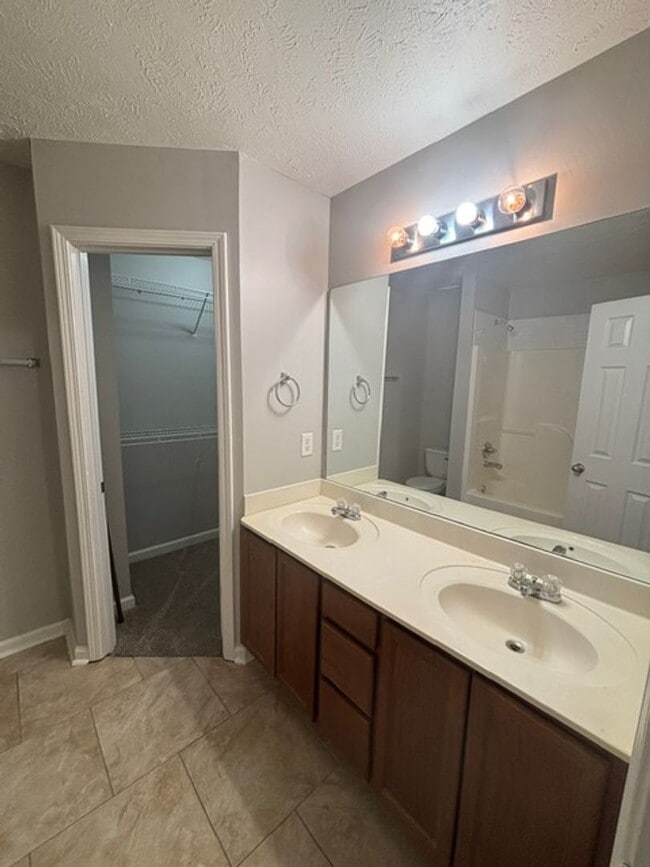 Building Photo - Stewarts Landing Neighborhood, Easy access to I-24