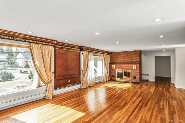 Building Photo - 260 Oak Ridge Ln