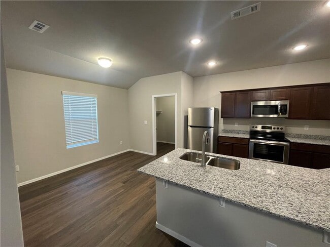 Building Photo - 2705 Bauer St