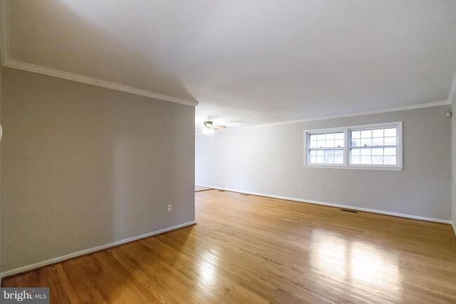 Building Photo - 2012 Friendship Ln