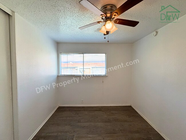 Building Photo - Inviting 3-Bedroom Condo with Fenced Backyard and Pool Access for LEASE in Irving, TX
