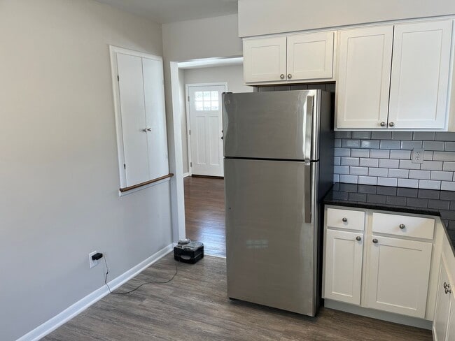 Building Photo - **BEAUTIFULLY REMODELED 3-BEDROOM/1.5 BATH HOUSE IN NORTH COLUMBUS!!**