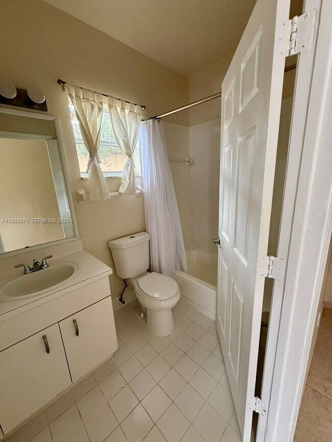 Building Photo - 16111 Emerald Cove Rd