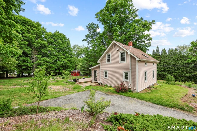 Building Photo - 917 Hopewell Rd