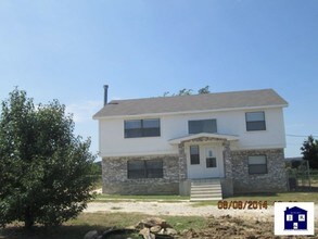 Building Photo - 749 Sunset Dr