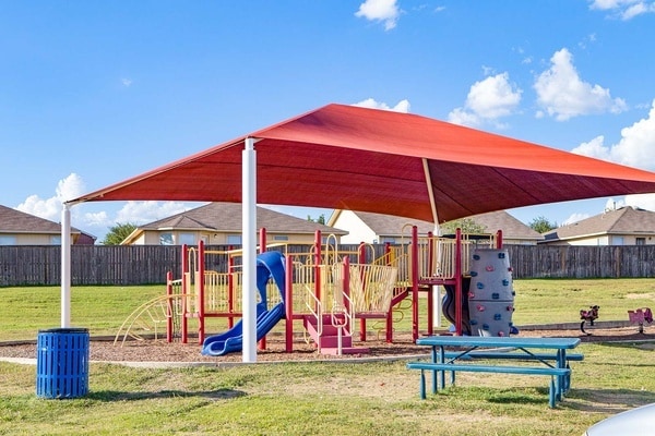 Building Photo - 176 Pebble Creek Ln